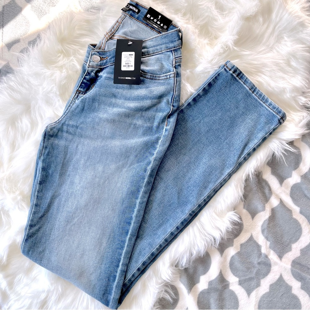 FASHION NOVA V Nice To Meet You Straight Leg Jeans Lt Blue Wash Sz 1 NWT